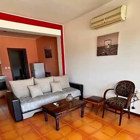 דירה Palatino Seaside Retreat,