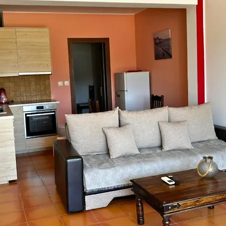 Palatino Seaside Retreat, 알린다